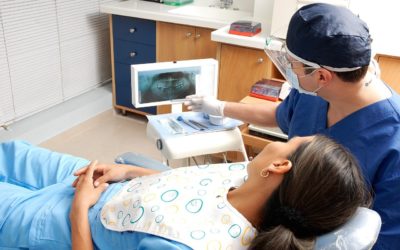 Comment devenir médecin en esthétique dentaire ?